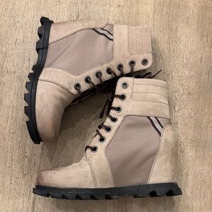 Sorel Women's Beige Lexie Lace-Up Ankle Booties